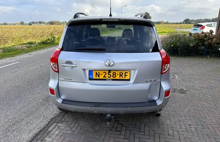 TOYOTA RAV 4 2.0 VVTi complet