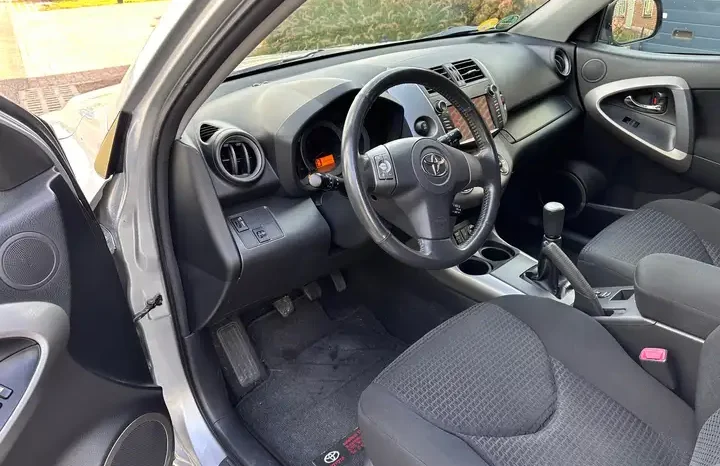 TOYOTA RAV 4 2.0 VVTi complet