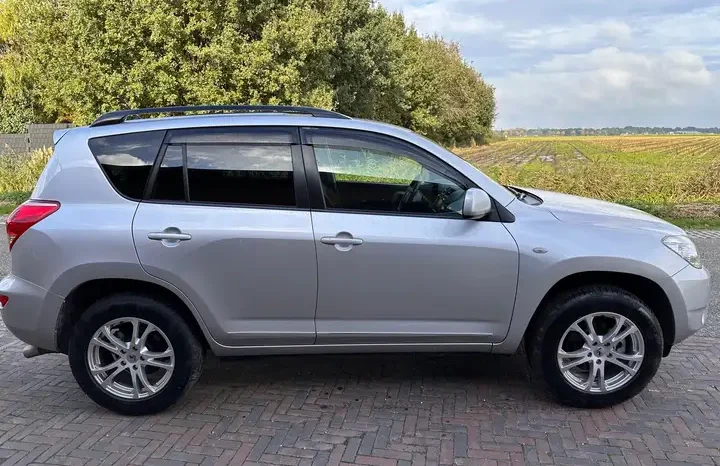 TOYOTA RAV 4 2.0 VVTi complet