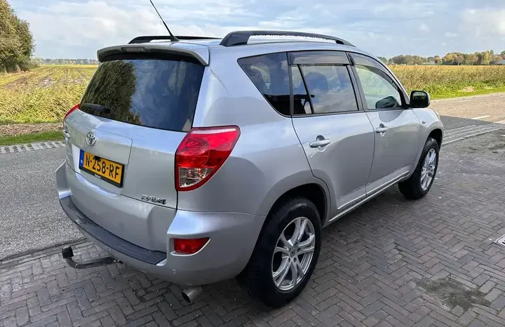 TOYOTA RAV 4 2.0 VVTi complet