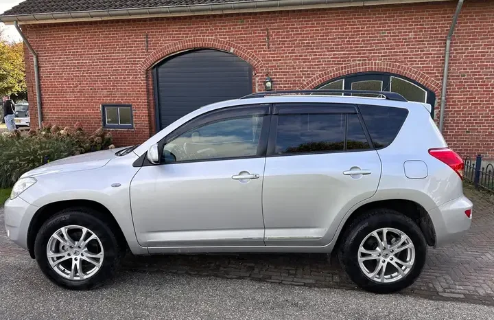 TOYOTA RAV 4 2.0 VVTi complet