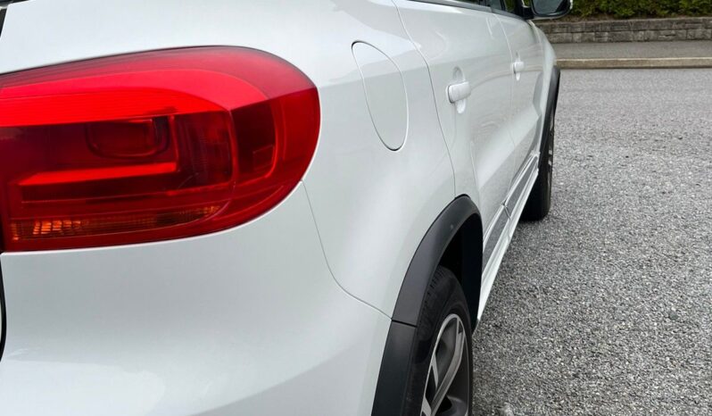 Volkswagen TIGUAN 2.0-177 D 4MOTION complet