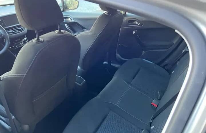 Peugeot 208 – 2014 (Citadines) complet