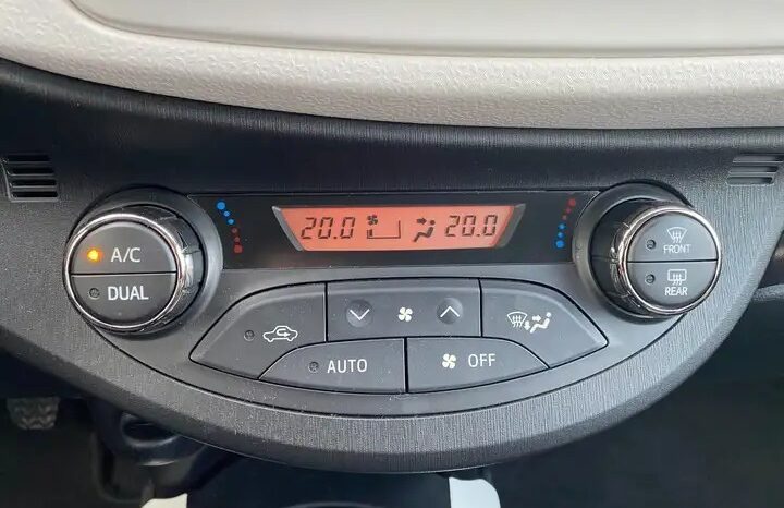 TOYOTA Yaris 1.0 VVT-i Trend complet