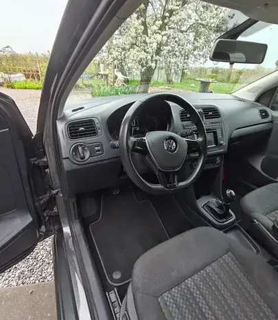 Volkswagen    Polo 1.2 complet