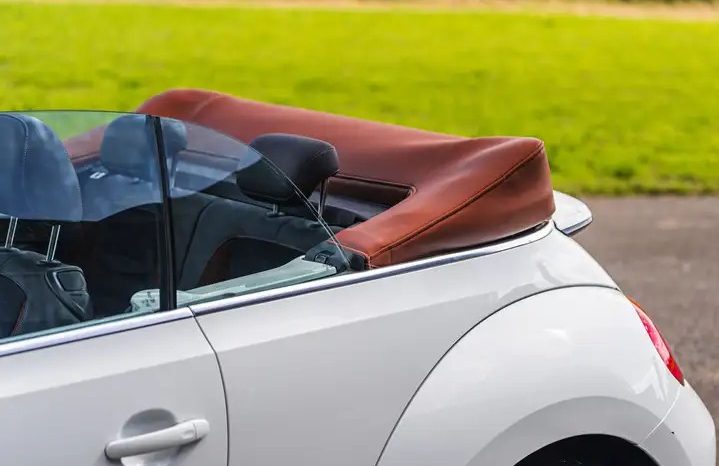 Volkswagen Beetle Cabriolet 1.2 complet