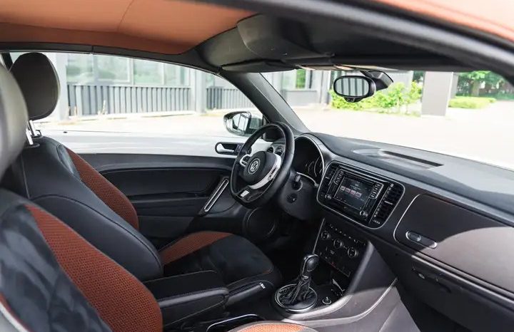 Volkswagen Beetle Cabriolet 1.2 complet