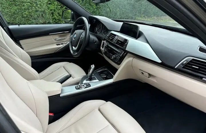 BMW 320 iA Xdrive Sport Line Automaat complet