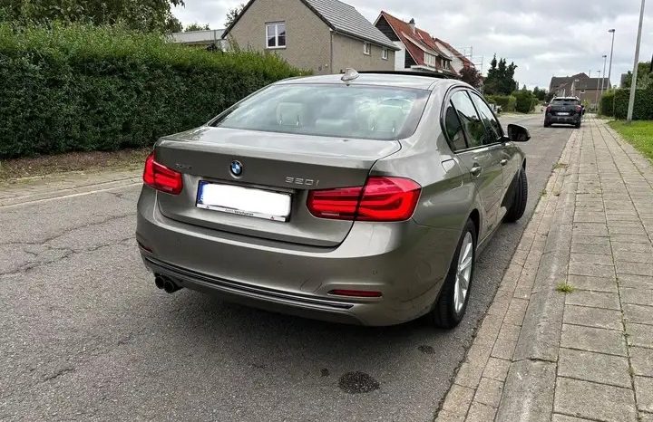 BMW 320 iA Xdrive Sport Line Automaat complet