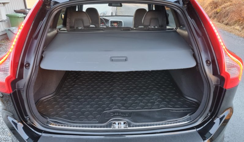 VOLVO XC60 2.4-190 D AWD R-DESIGN complet