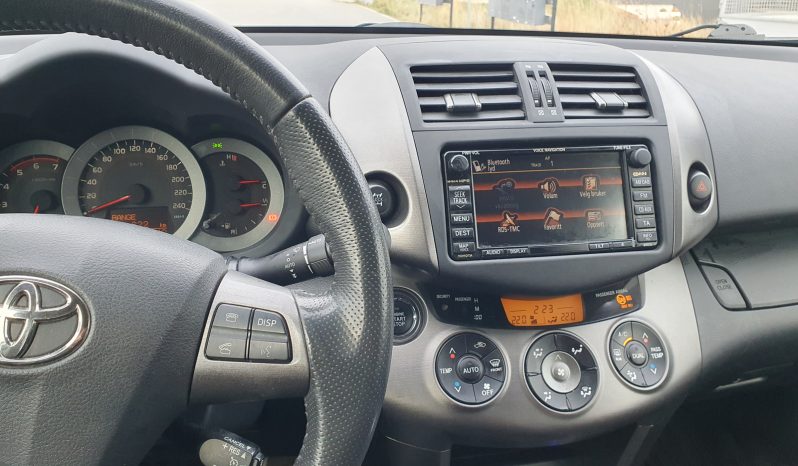 TOYOTA RAV4 complet