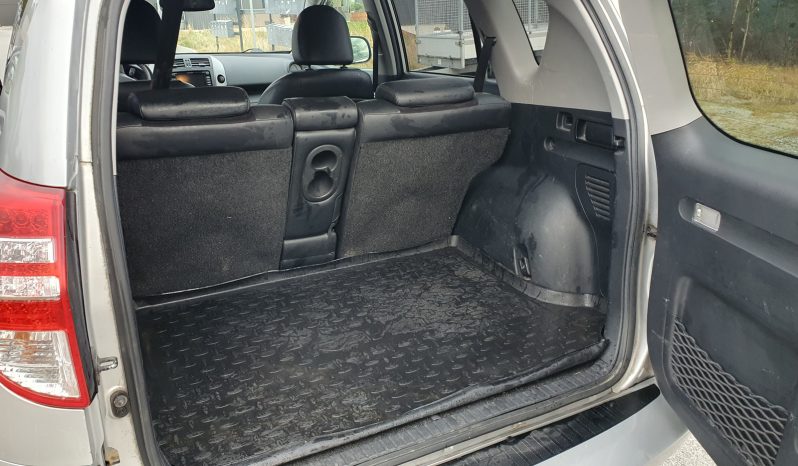 TOYOTA RAV4 complet
