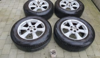 TOYOTA RAV4 complet