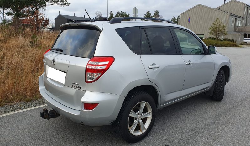 TOYOTA RAV4 complet