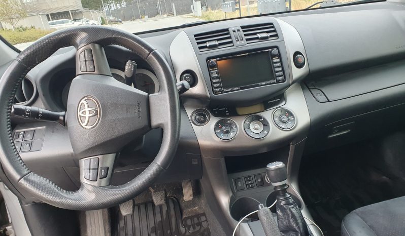 TOYOTA RAV4 complet
