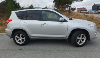 TOYOTA RAV4 complet