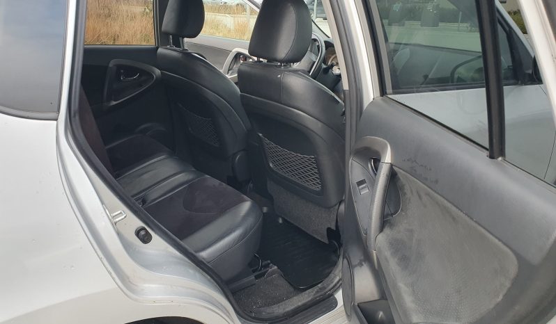 TOYOTA RAV4 complet