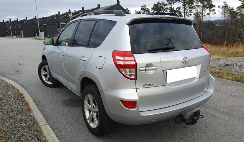 TOYOTA RAV4 complet