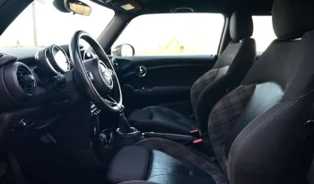 MINI Cooper Version D AUT / SPORTSEATS / CHILI / BLACK complet