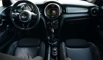 MINI Cooper Version D AUT / SPORTSEATS / CHILI / BLACK complet