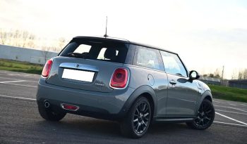 MINI Cooper Version D AUT / SPORTSEATS / CHILI / BLACK complet