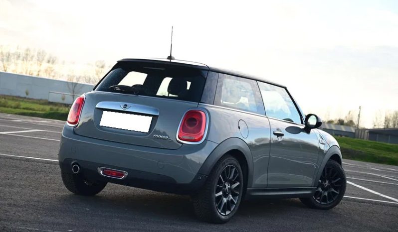 MINI Cooper Version D AUT / SPORTSEATS / CHILI / BLACK complet