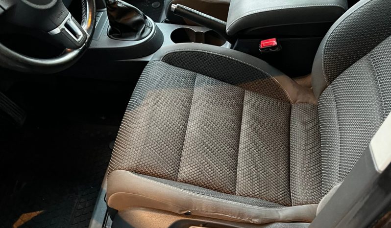 Volkswagen-TOURAN 1.6-105 D complet