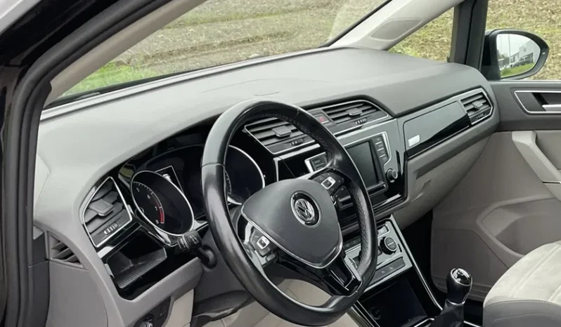 VOLKSWAGEN Touran complet