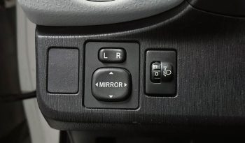 TOYOTA Yaris Peau hybride Automat Navi R. complet