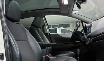 TOYOTA Yaris Peau hybride Automat Navi R. complet
