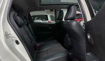 TOYOTA Yaris Peau hybride Automat Navi R. complet
