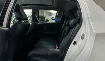 TOYOTA Yaris Peau hybride Automat Navi R. complet