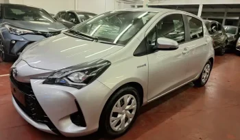 TOYOTA  Yaris complet