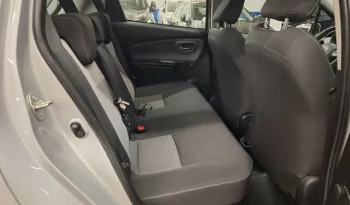 TOYOTA  Yaris complet