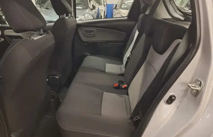 TOYOTA  Yaris complet