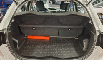 TOYOTA  Yaris complet