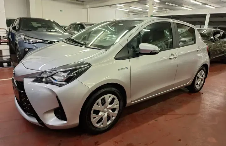 TOYOTA  Yaris complet